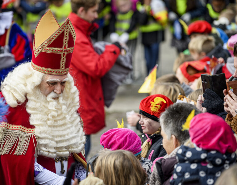 Sinterklaasintocht — familie-kids in Enschede